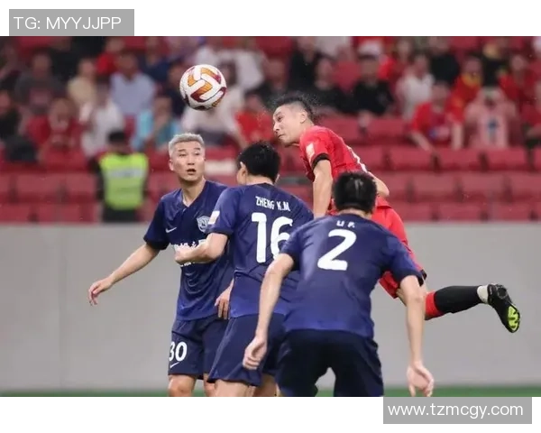 日本足球明星在上海的精彩瞬间与球迷互动的热情故事 日本足球明星在上海的精彩瞬间与球迷互动的热情故事