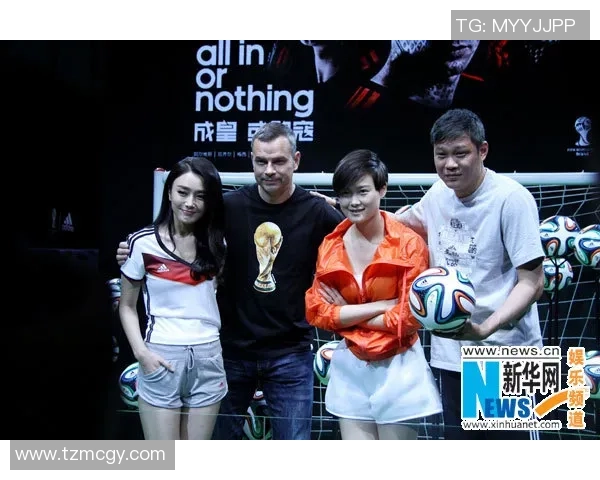 疯狂粉丝追逐足球明星的热情与执着背后隐藏的故事与情感 疯狂粉丝追逐足球明星的热情与执着背后隐藏的故事与情感