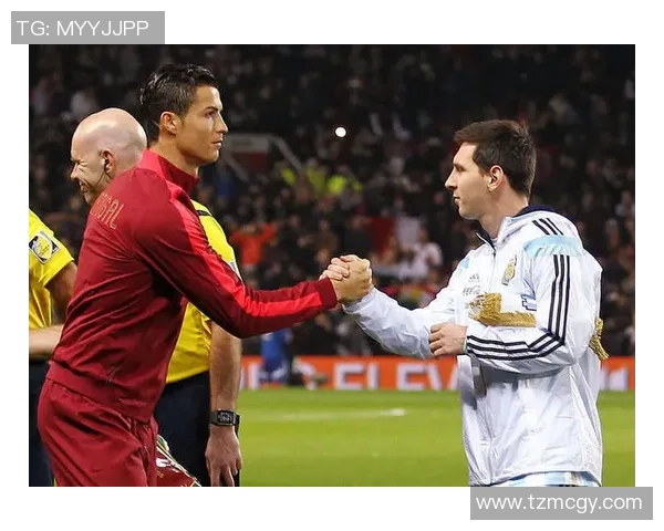 足球明星合影最新视频揭晓足坛巨星背后的友谊与默契瞬间 足球明星合影最新视频揭晓足坛巨星背后的友谊与默契瞬间