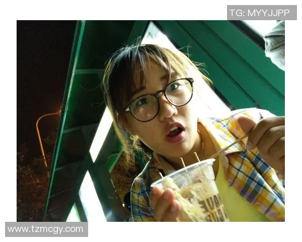 当女生目睹足球明星瞬间的心动与追星故事分享 当女生目睹足球明星瞬间的心动与追星故事分享